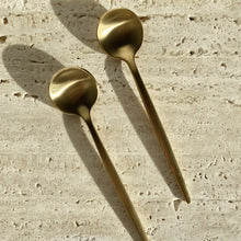 Load image into Gallery viewer, Artifact Home www.artifacthome.ca Stainless steel matte gold spoons for coffee cappuccino and tea