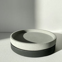 Load image into Gallery viewer, Artifact Home www.artifacthome.ca  Black and grey round concrete tray home decor and home organization
