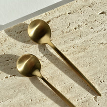 Load image into Gallery viewer, Artifact Home www.artifacthome.ca Stainless steel matte gold spoons for coffee cappuccino and tea
